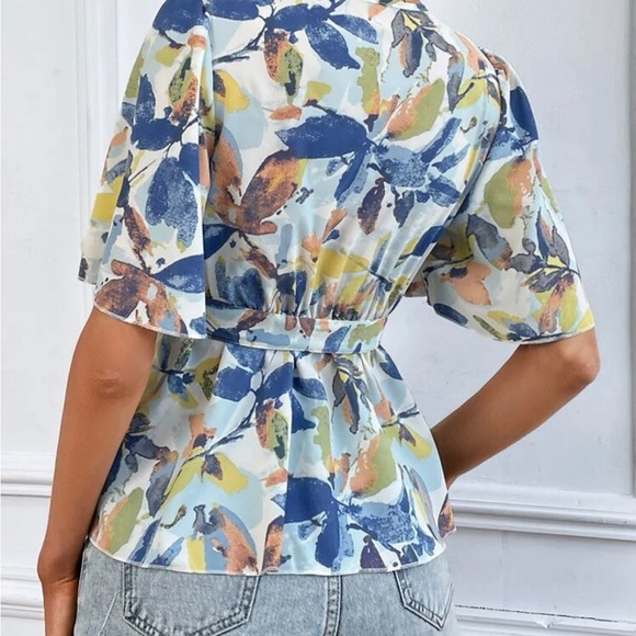 Fashion Butterfly Sleeve Belted Top - Picture 3 of 3